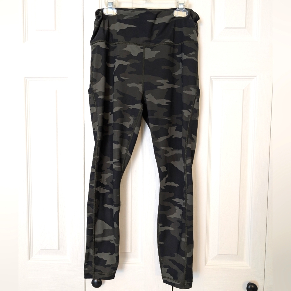 Athleta 7/8 length Camo tights